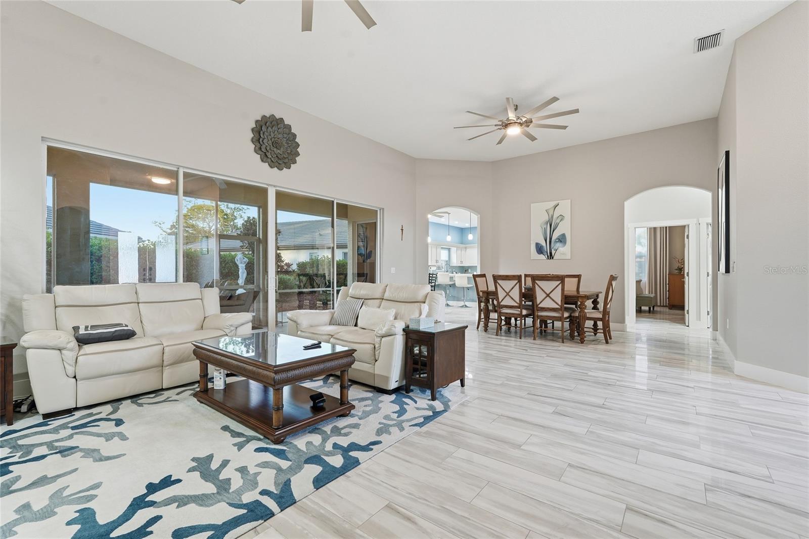 Image 10 of 56 For 7212 Spur Court