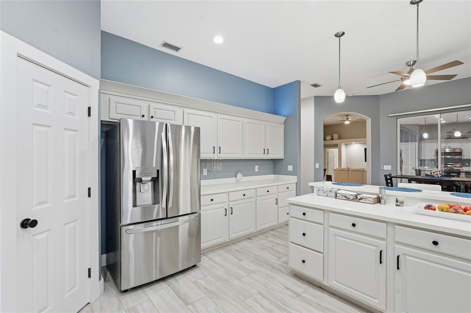 Image 21 of 56 For 7212 Spur Court