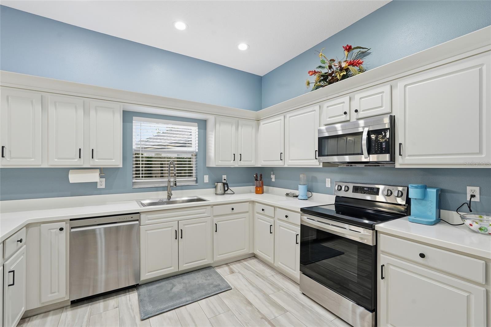 Image 22 of 56 For 7212 Spur Court