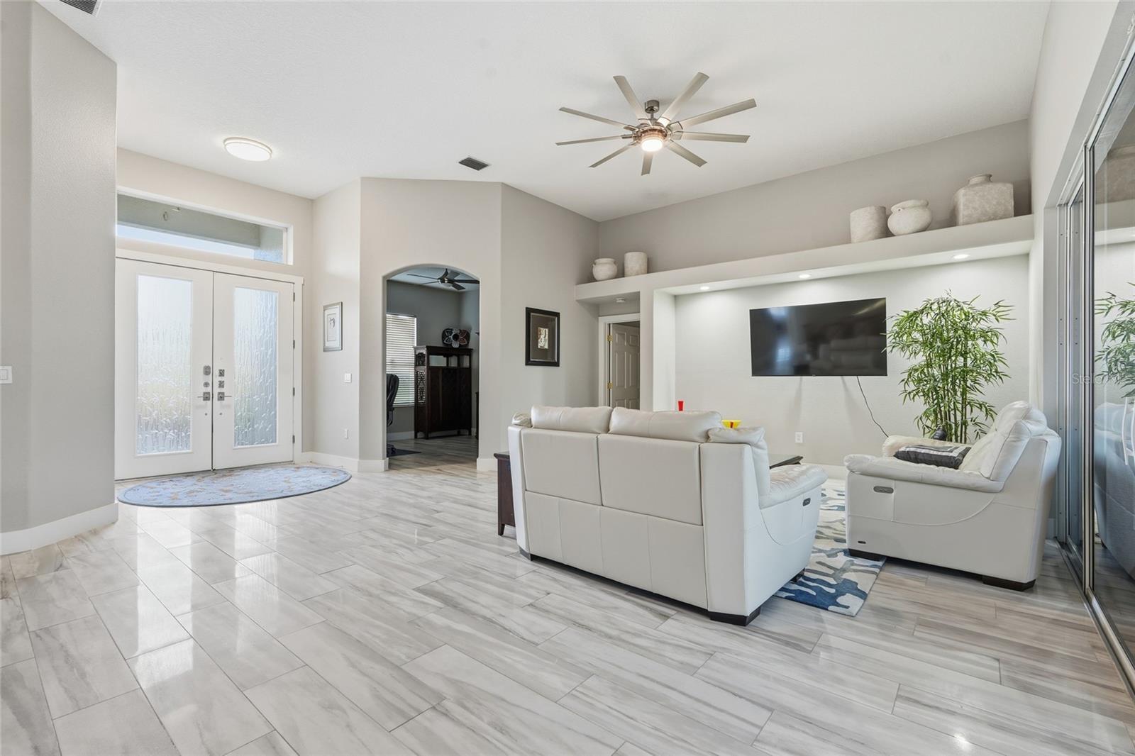 Image 7 of 56 For 7212 Spur Court