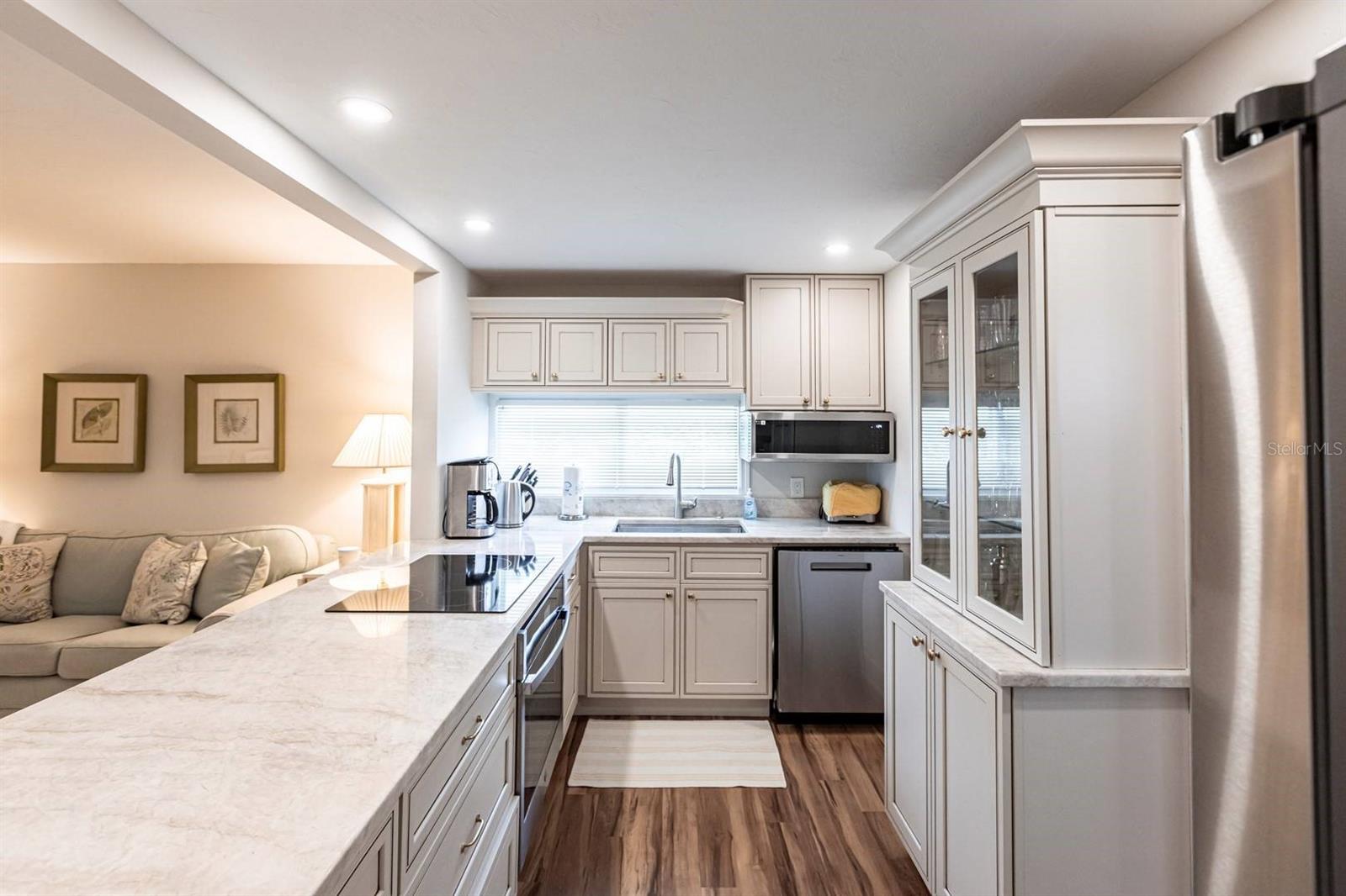 Image 11 of 21 For 6023 Peppertree Way 235