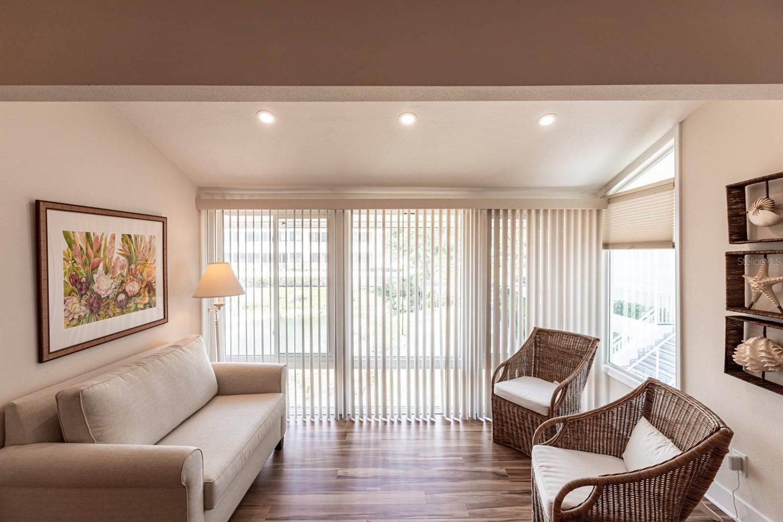 Image 12 of 21 For 6023 Peppertree Way 235