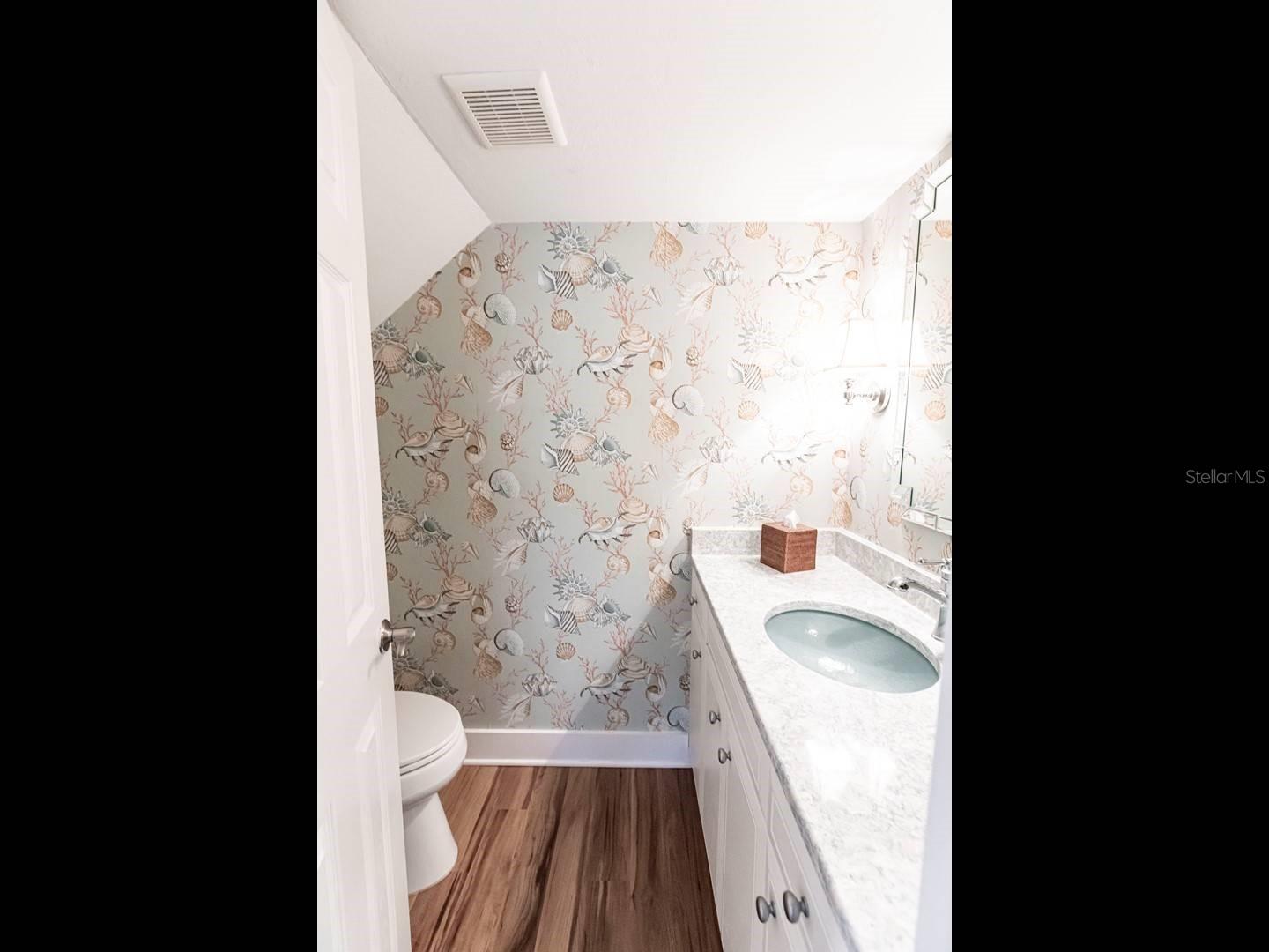 Image 4 of 21 For 6023 Peppertree Way 235