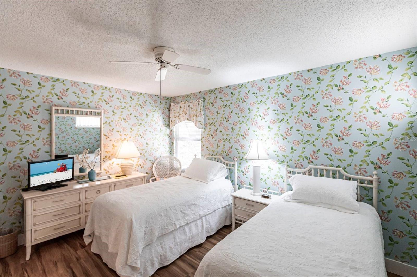 Image 7 of 21 For 6023 Peppertree Way 235