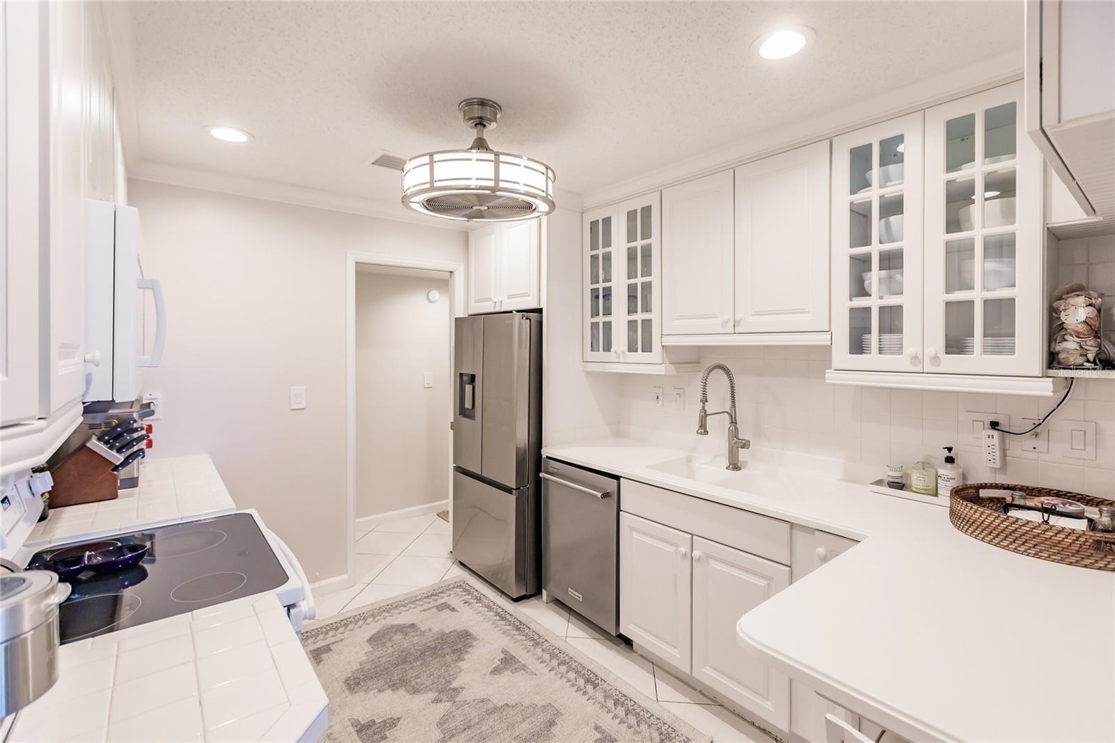 Image 10 of 29 For 6018 Peppertree Way 231b