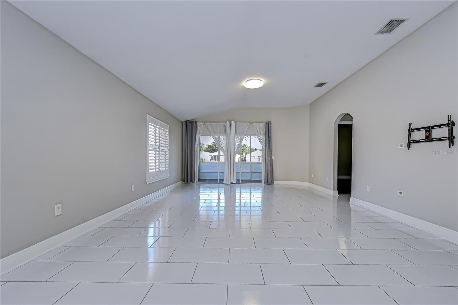 Image 15 of 56 For 18109 Canal Pointe Street