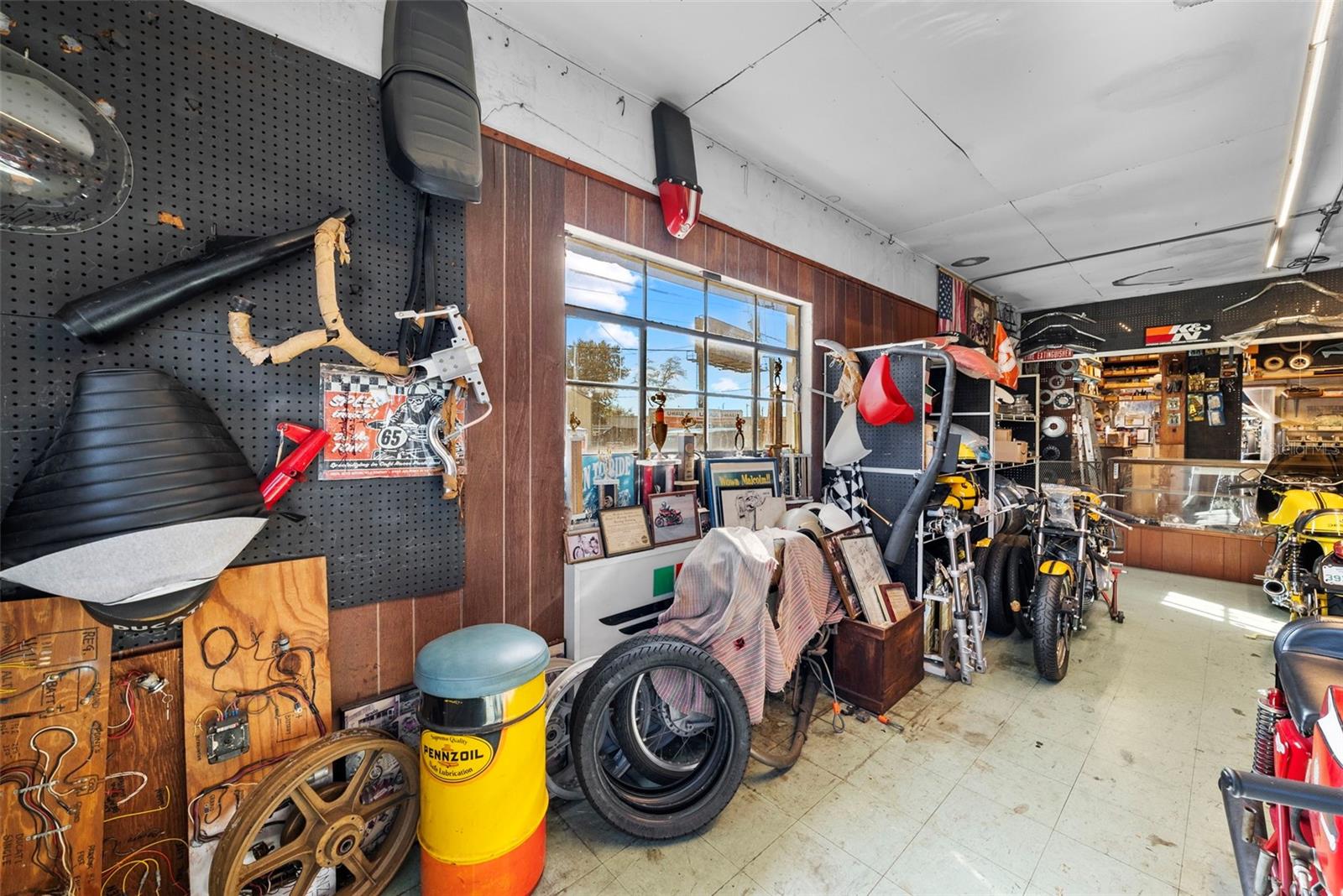 Image 11 of 36 For 6600 Haines Road N