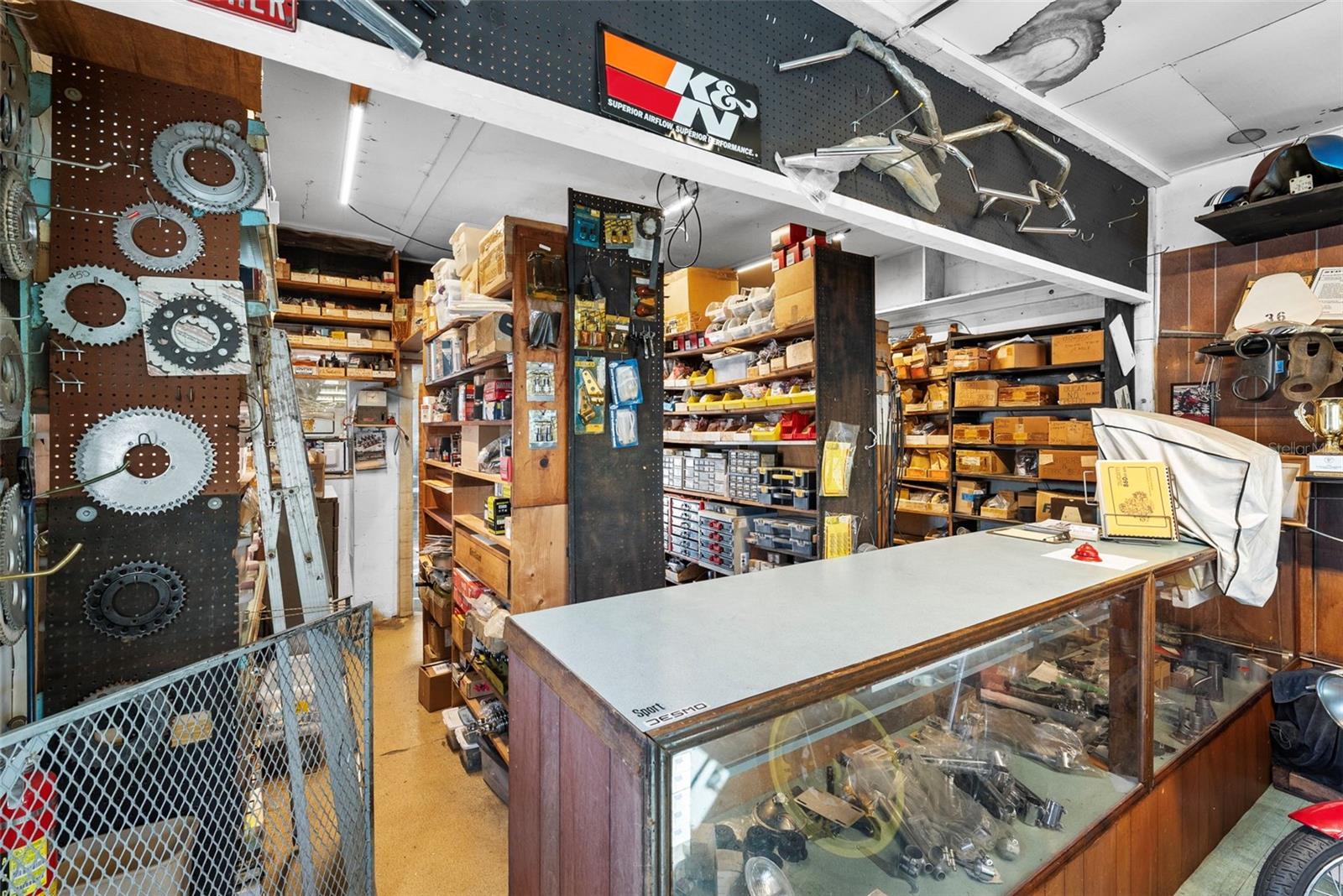 Image 13 of 36 For 6600 Haines Road N