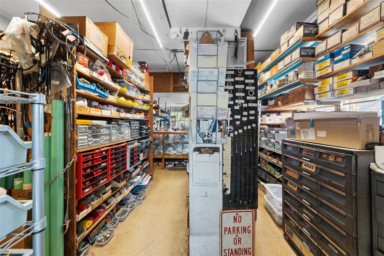 Image 16 of 36 For 6600 Haines Road N