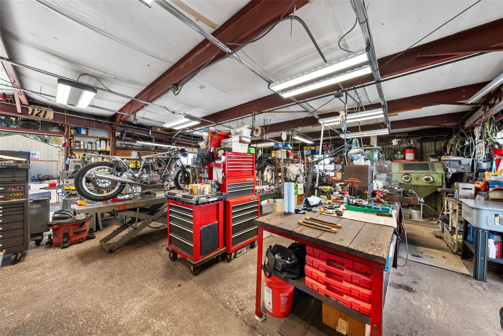 Image 21 of 36 For 6600 Haines Road N