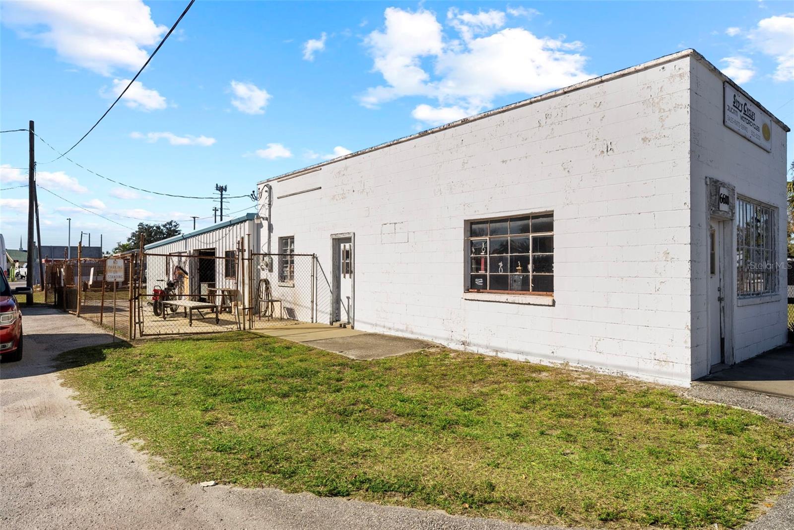 Image 4 of 36 For 6600 Haines Road N