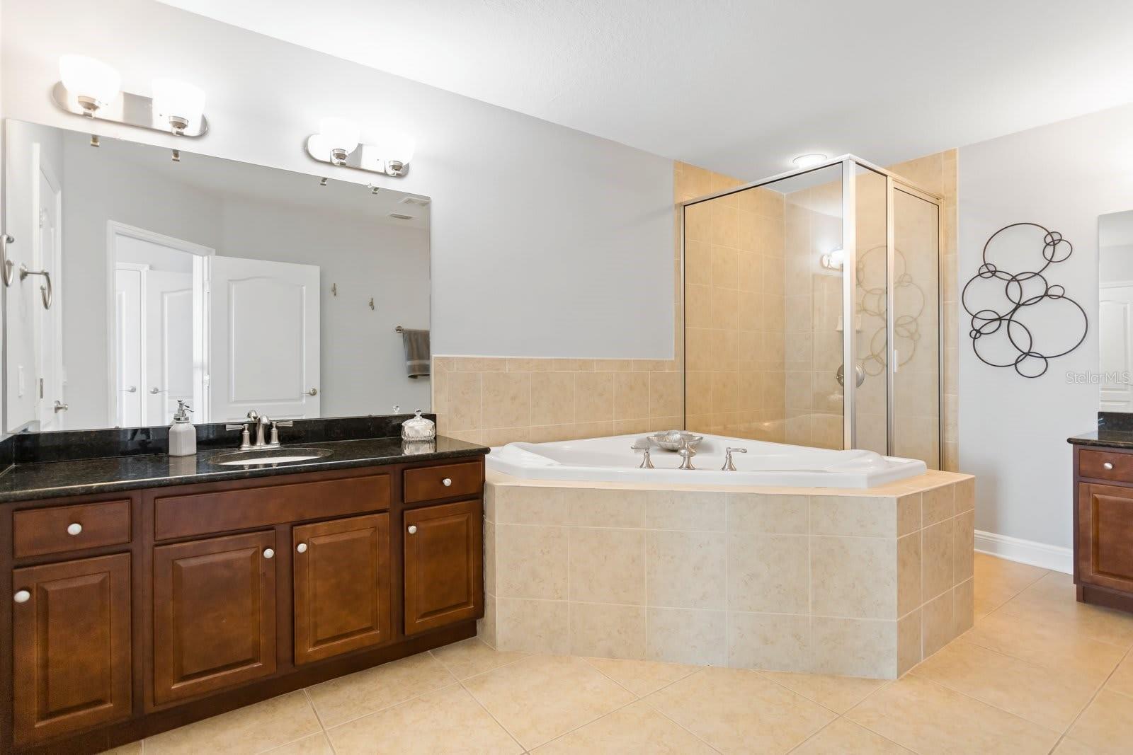 Image 19 of 39 For 145 Brightwater Drive 7