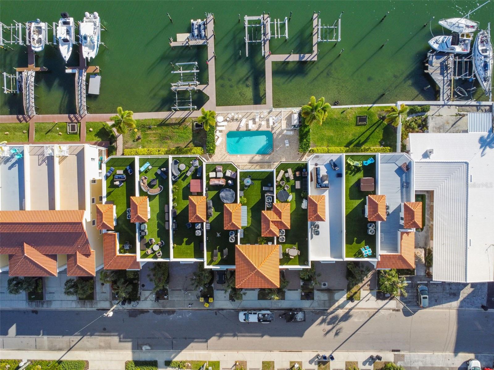 Image 32 of 39 For 145 Brightwater Drive 7