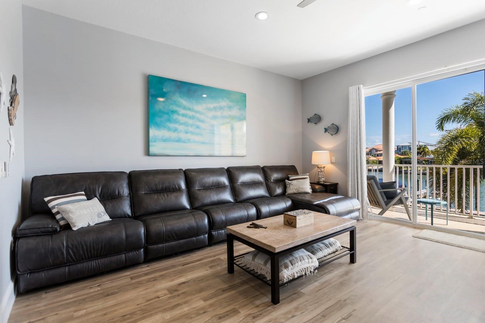 Image 9 of 39 For 145 Brightwater Drive 7