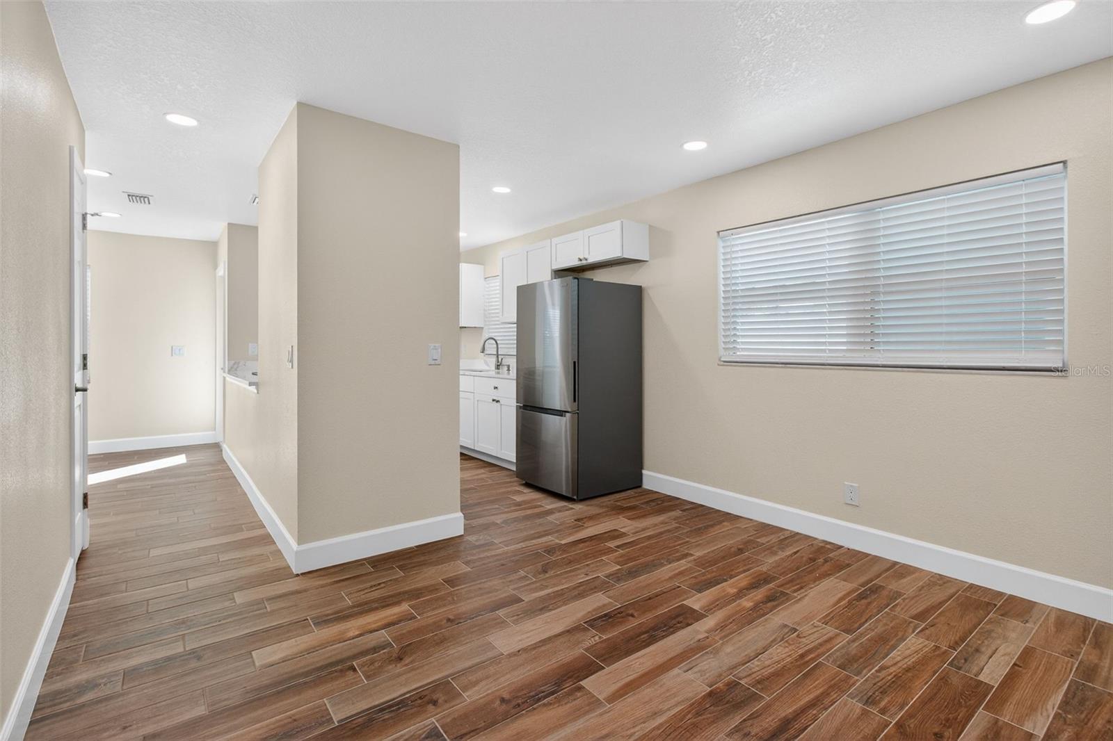 Image 15 of 33 For 3117 La Salle Street