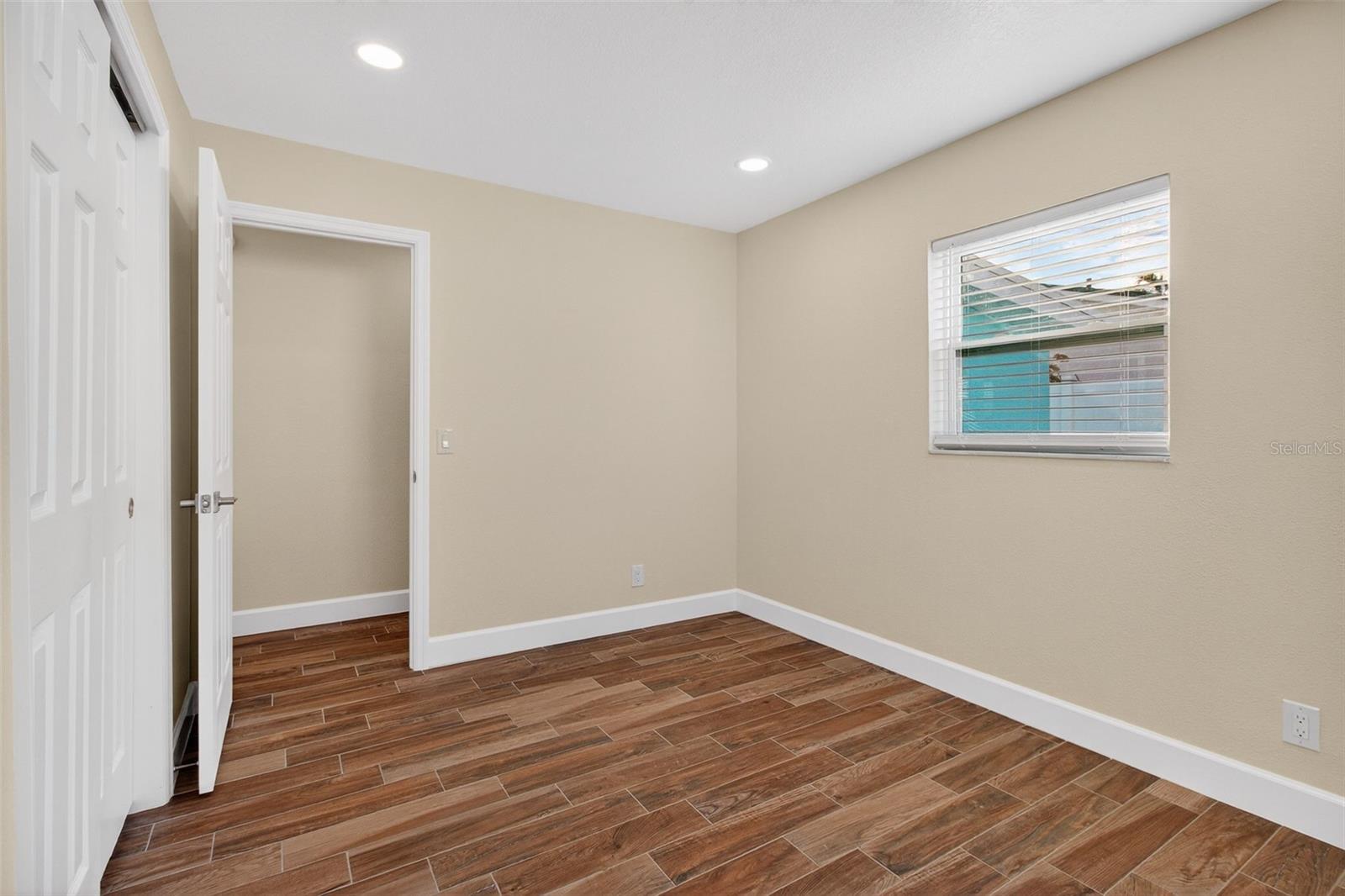 Image 19 of 33 For 3117 La Salle Street