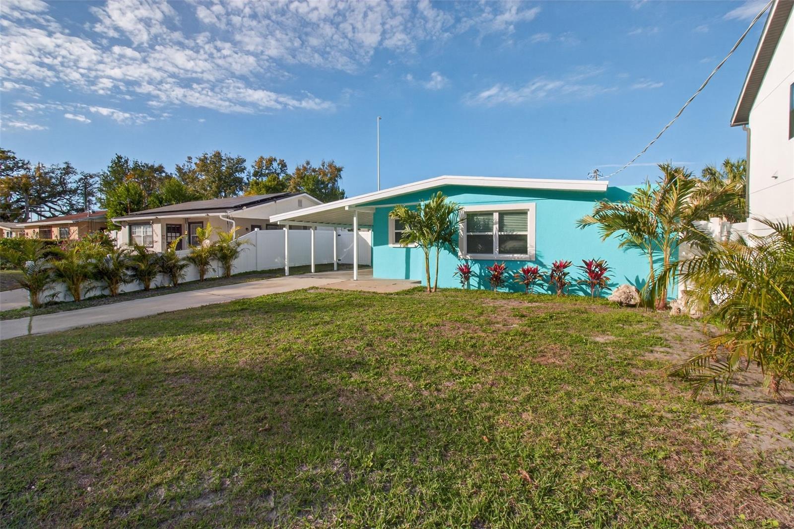 Image 2 of 33 For 3117 La Salle Street