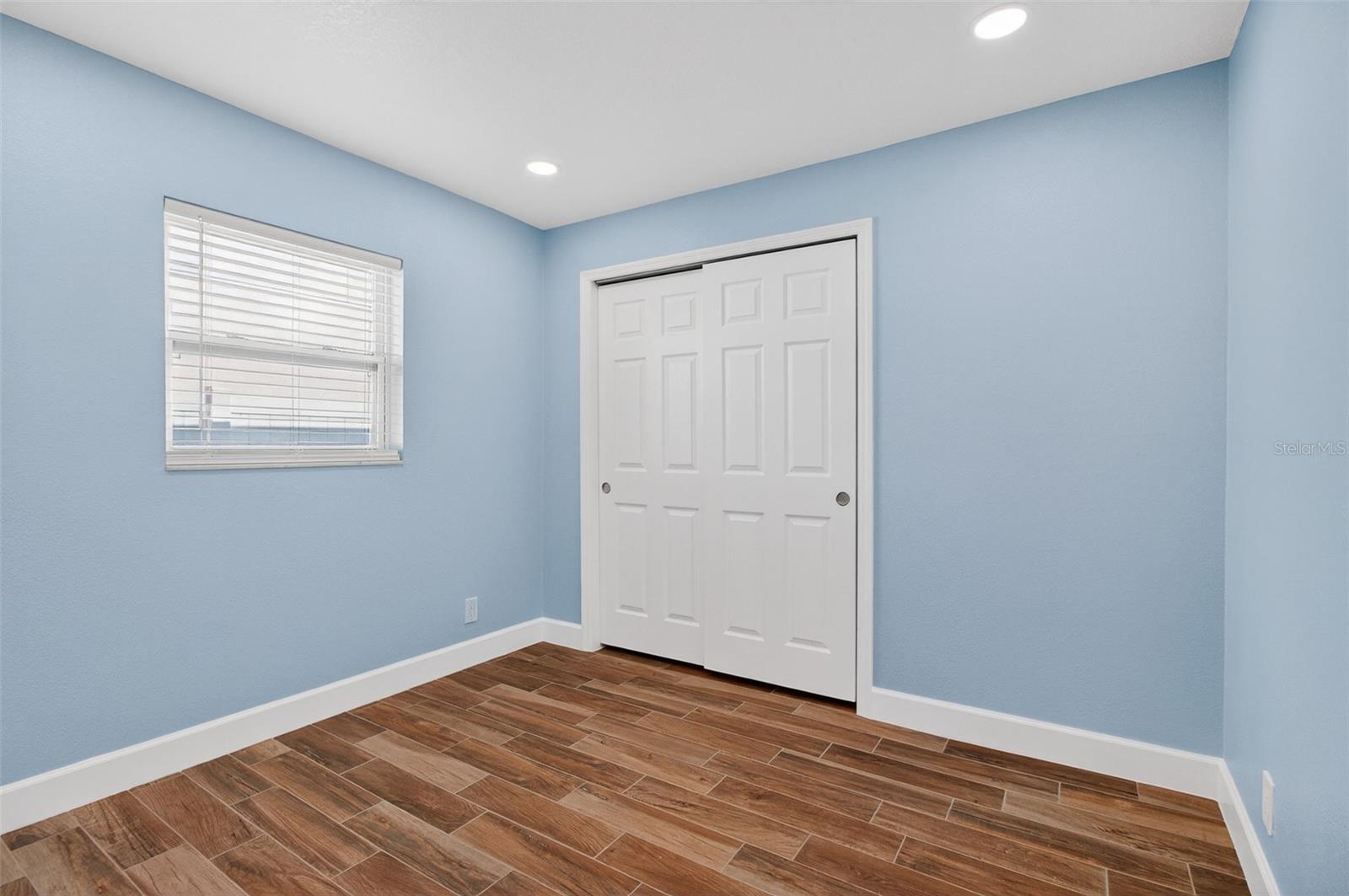 Image 24 of 33 For 3117 La Salle Street