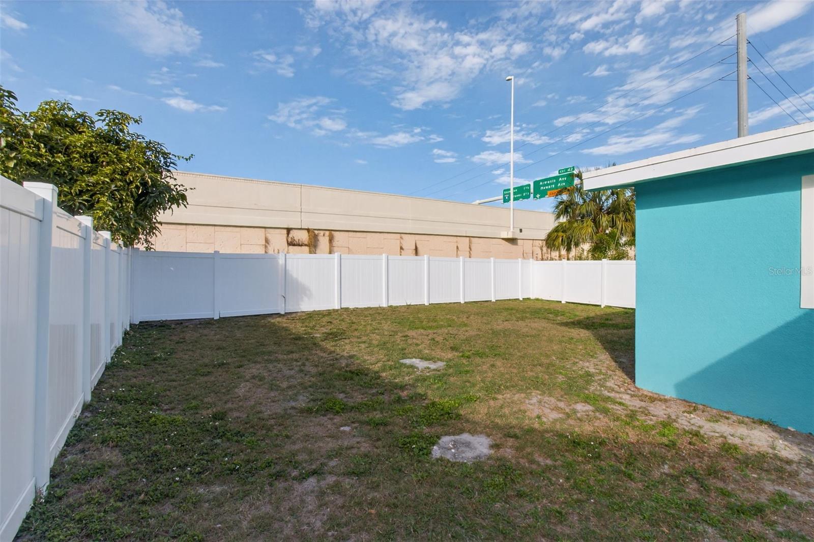 Image 26 of 33 For 3117 La Salle Street