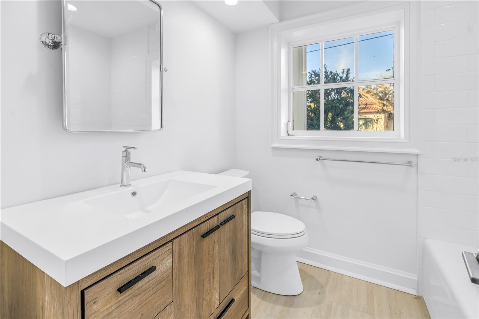 Image 14 of 32 For 11 Brightwaters Circle Ne