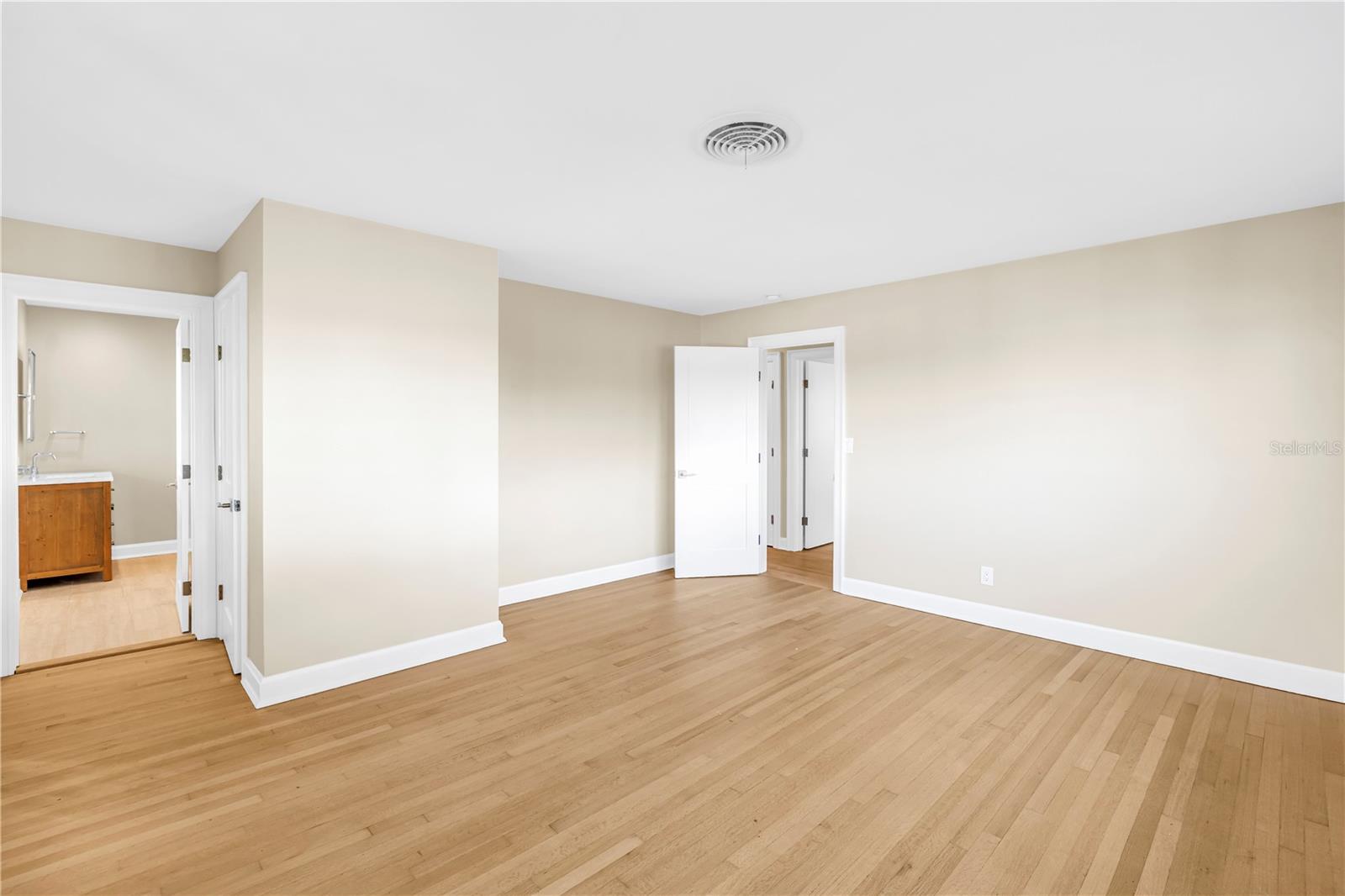 Image 16 of 32 For 11 Brightwaters Circle Ne