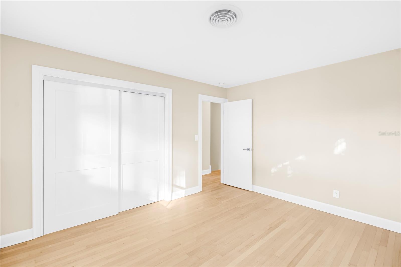 Image 20 of 32 For 11 Brightwaters Circle Ne