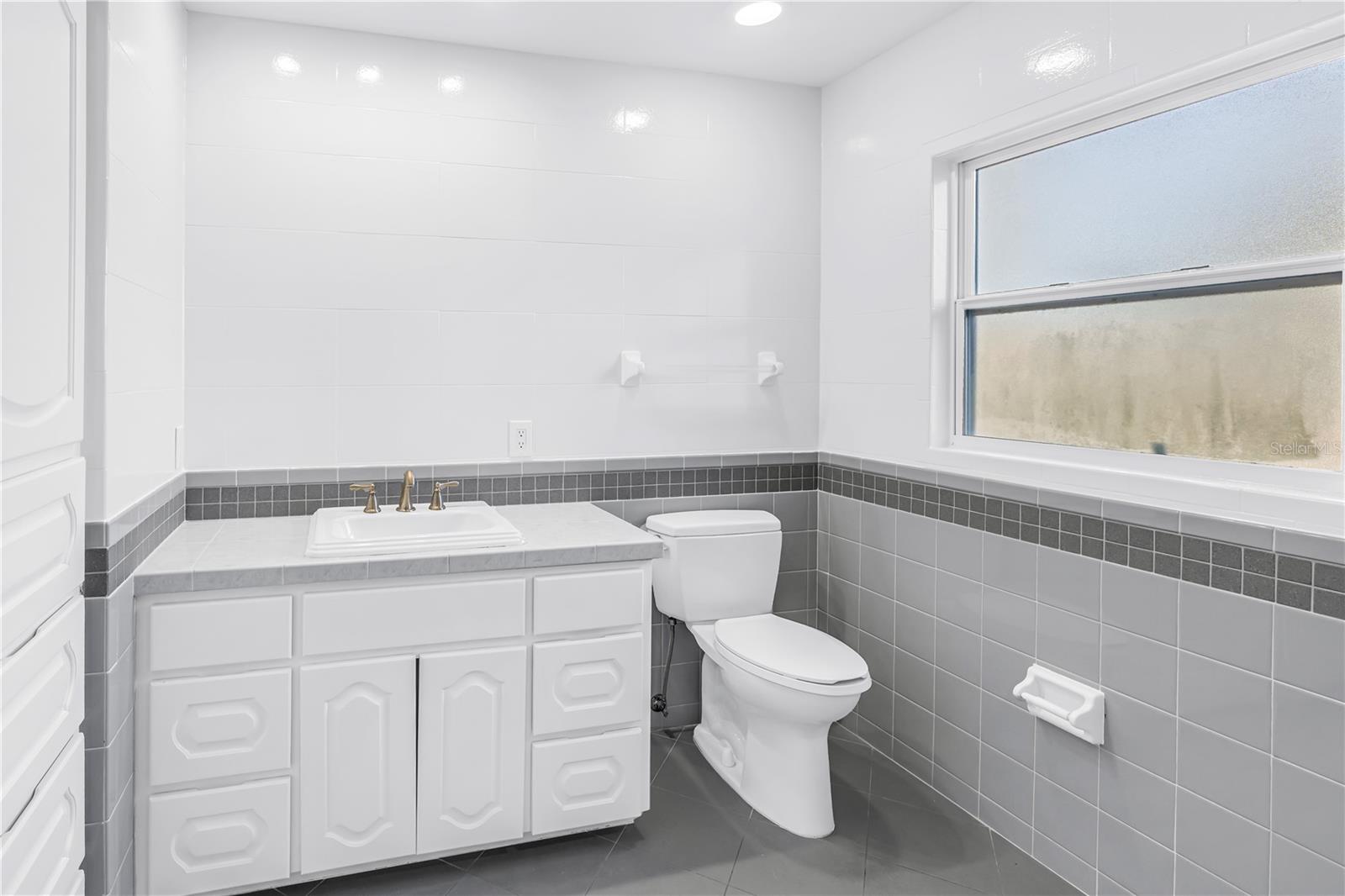 Image 21 of 32 For 11 Brightwaters Circle Ne