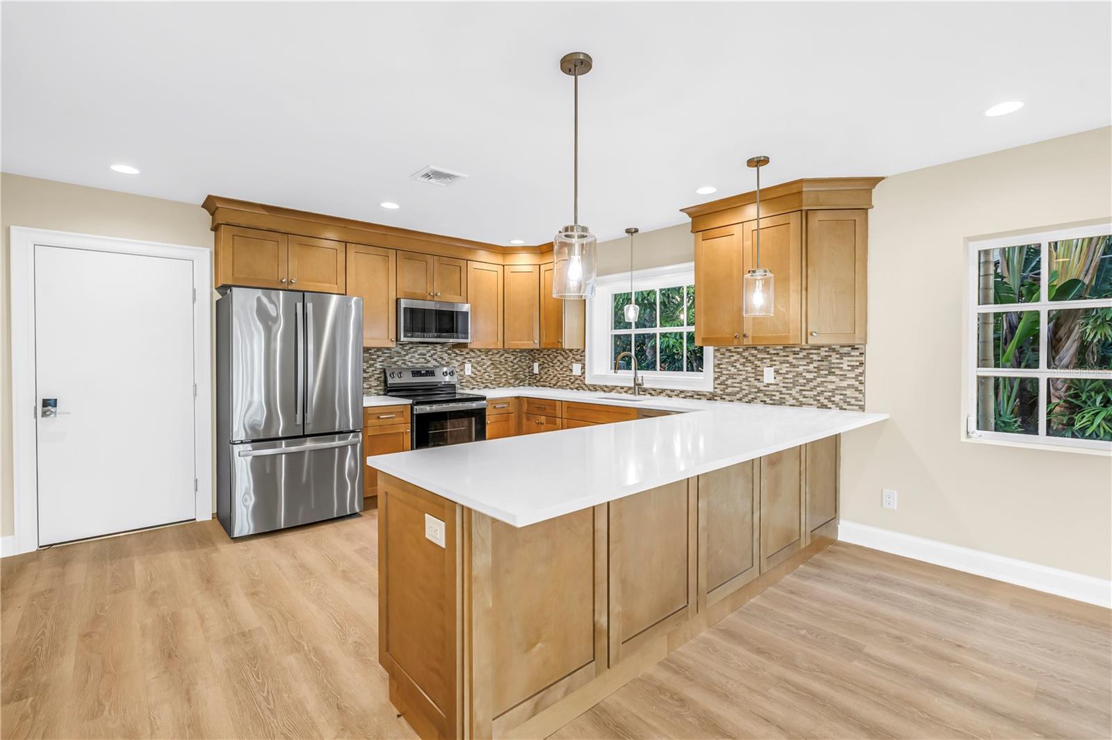 Image 7 of 32 For 11 Brightwaters Circle Ne