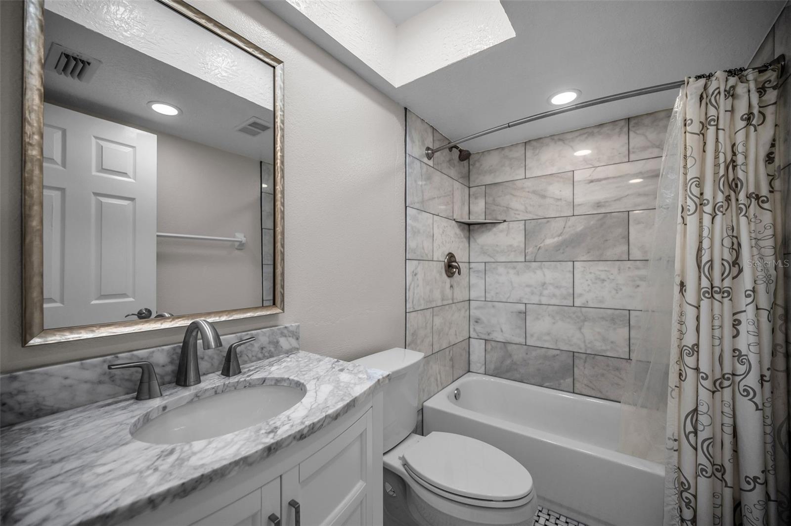 Image 18 of 43 For 9852 Indian Key Trail 71