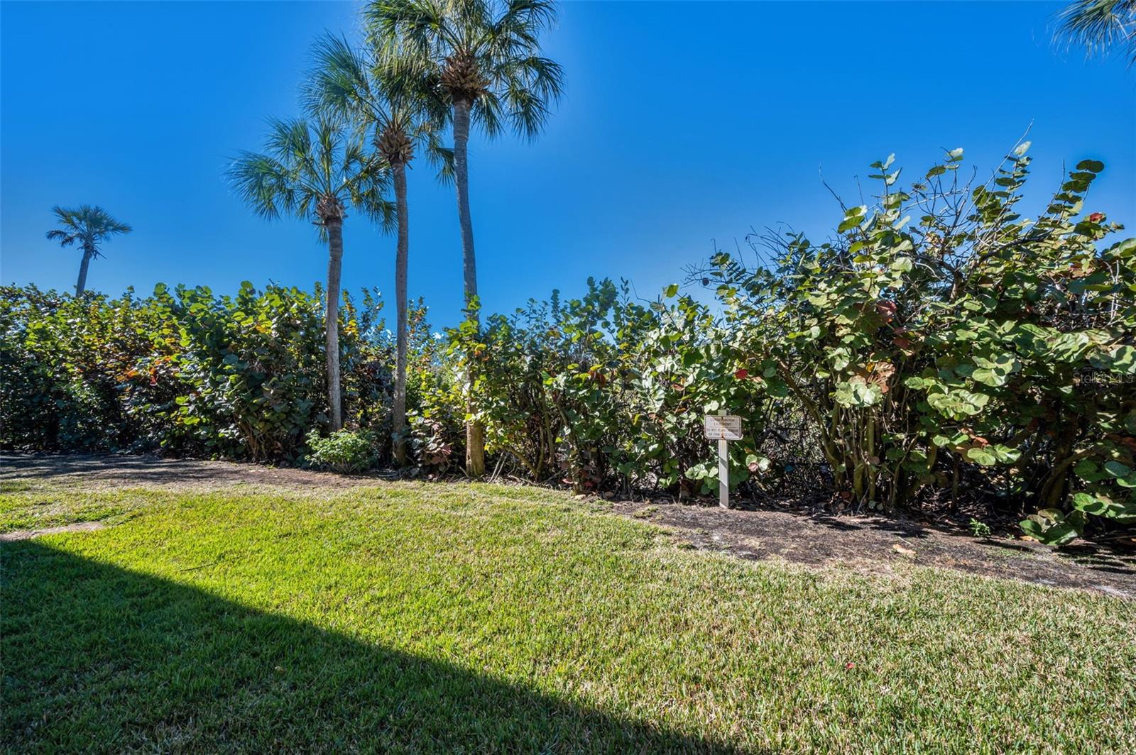 Image 33 of 43 For 9852 Indian Key Trail 71