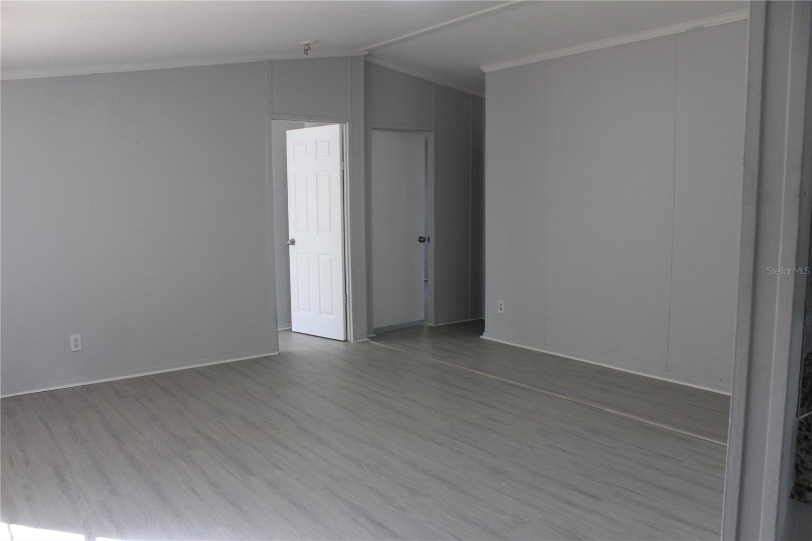 Image 11 of 19 For 10405 Jungle Street