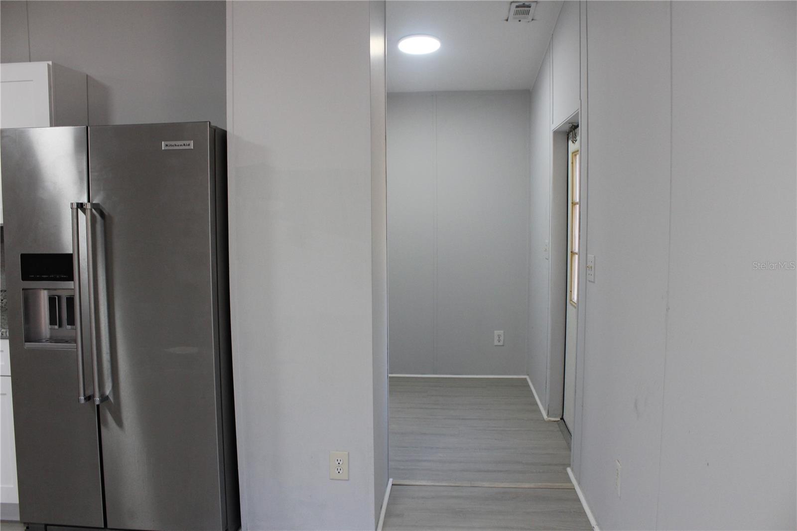 Image 8 of 19 For 10405 Jungle Street