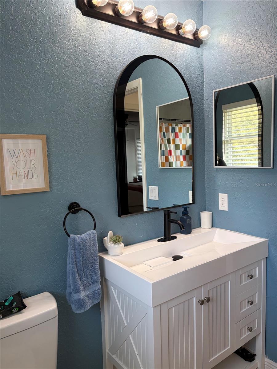 Image 12 of 24 For 726 Camrose Drive