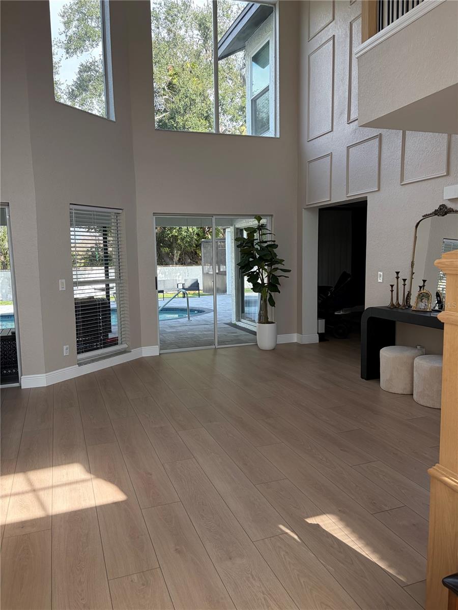 Image 2 of 24 For 726 Camrose Drive