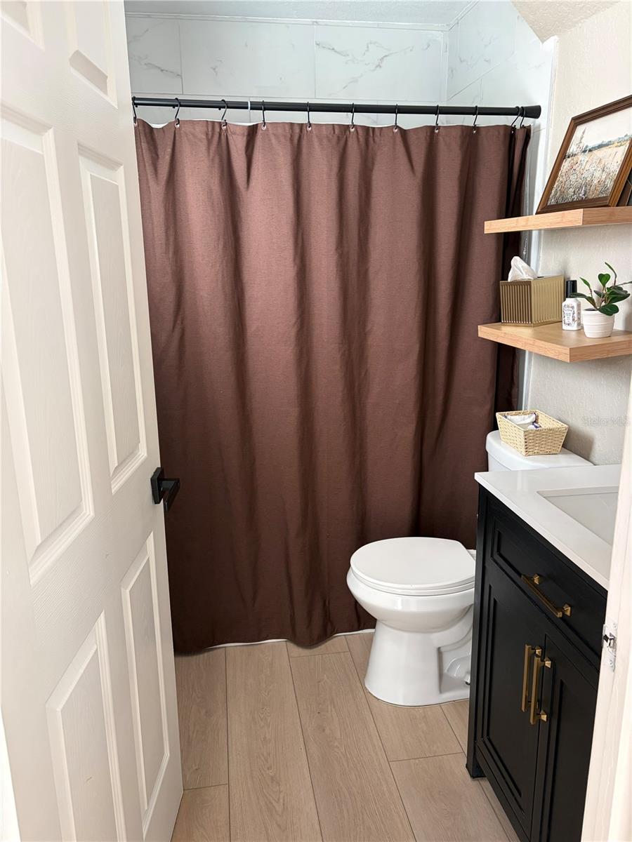 Image 6 of 24 For 726 Camrose Drive