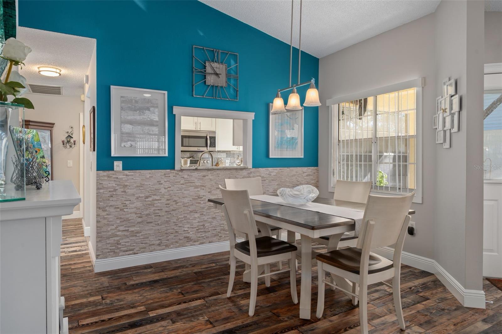 Image 15 of 46 For 4749 Westbury Court 4749