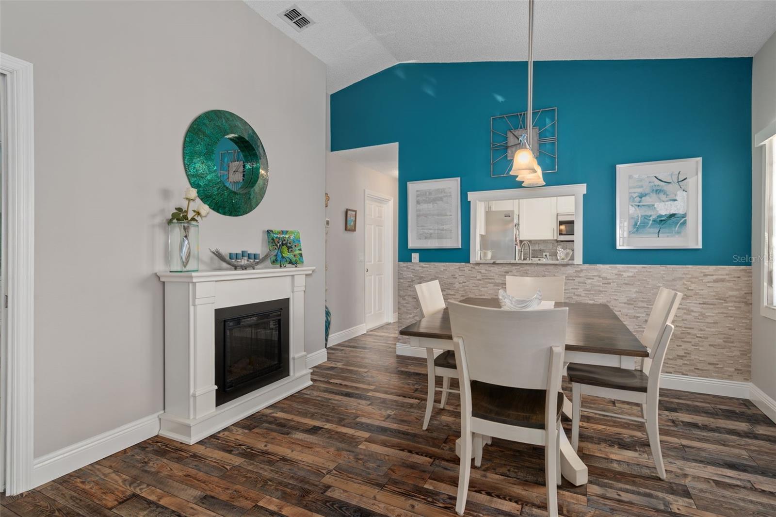 Image 16 of 46 For 4749 Westbury Court 4749