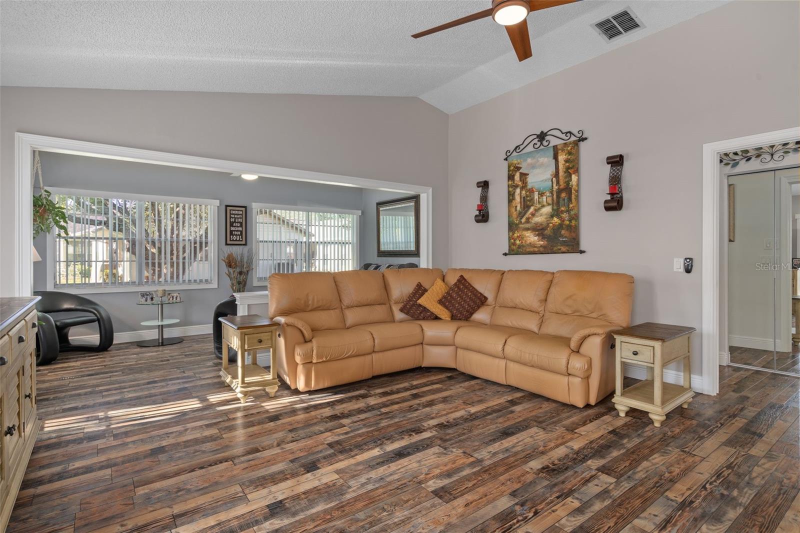 Image 17 of 46 For 4749 Westbury Court 4749