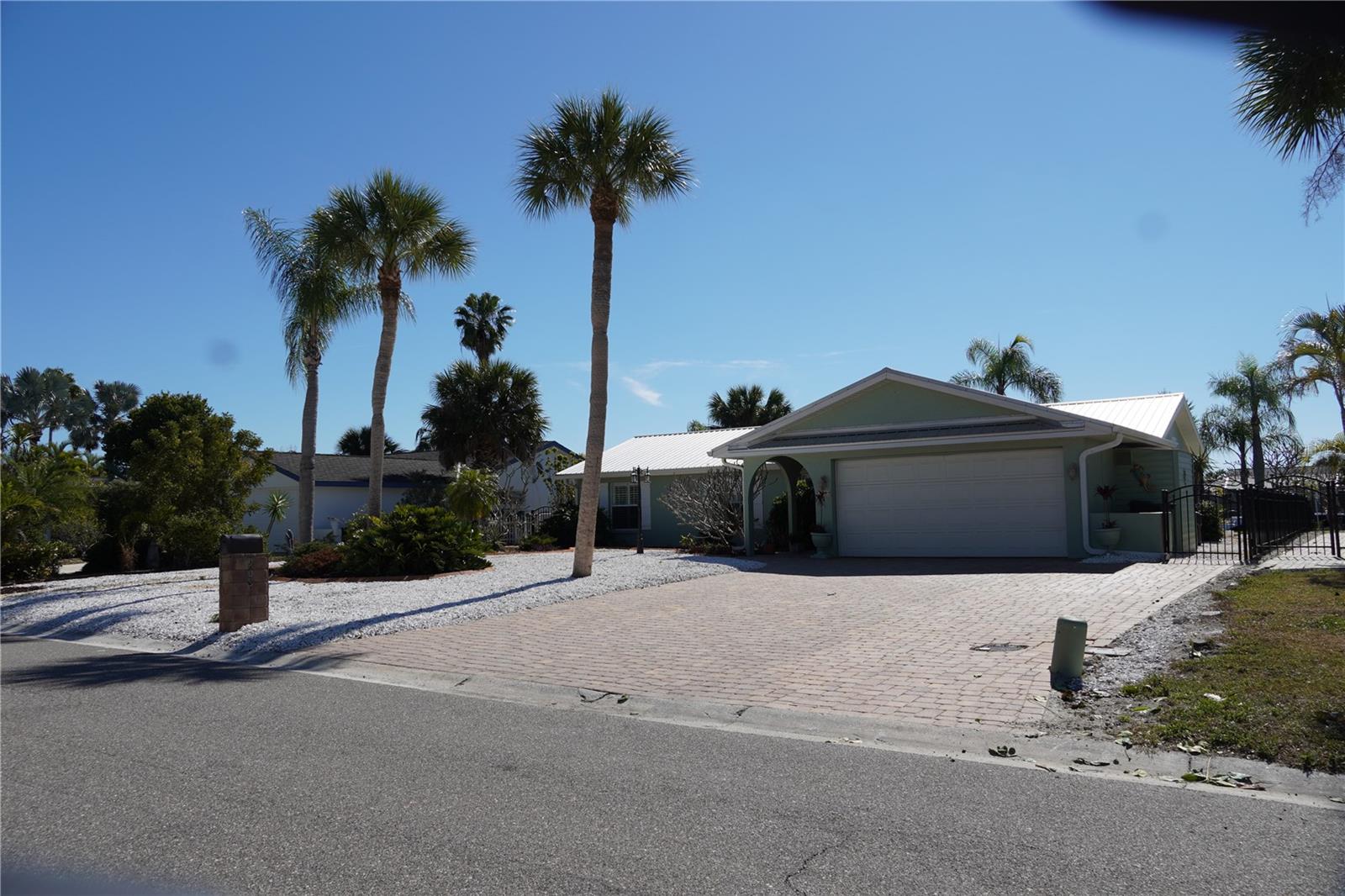 Image 4 of 69 For 908 Sago Palm Way