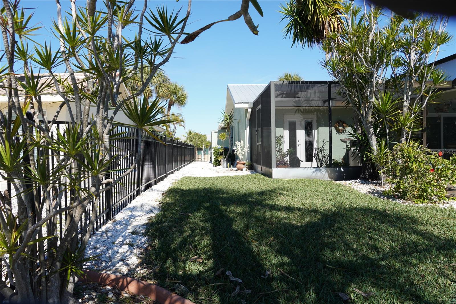 Image 6 of 69 For 908 Sago Palm Way