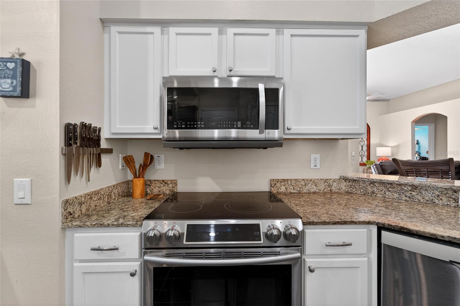 Image 15 of 74 For 25508 Bruford Boulevard