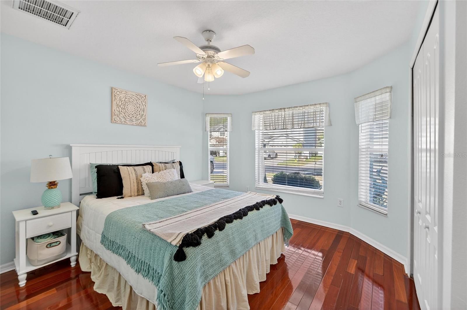 Image 23 of 74 For 25508 Bruford Boulevard