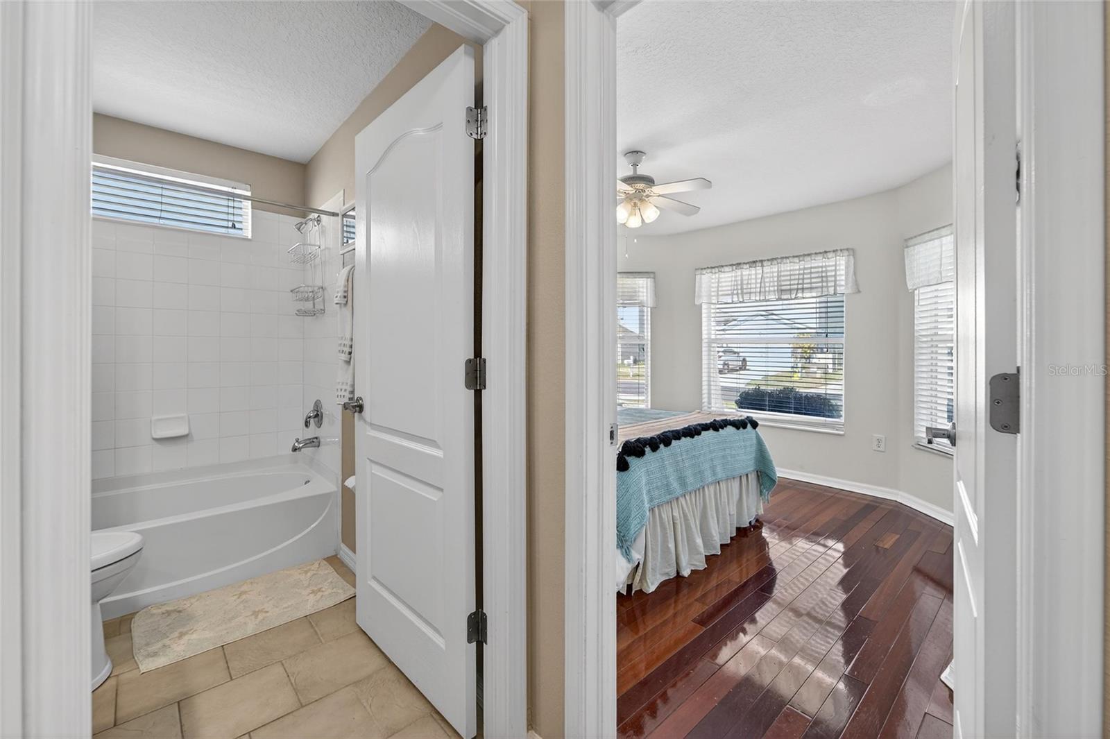 Image 25 of 74 For 25508 Bruford Boulevard