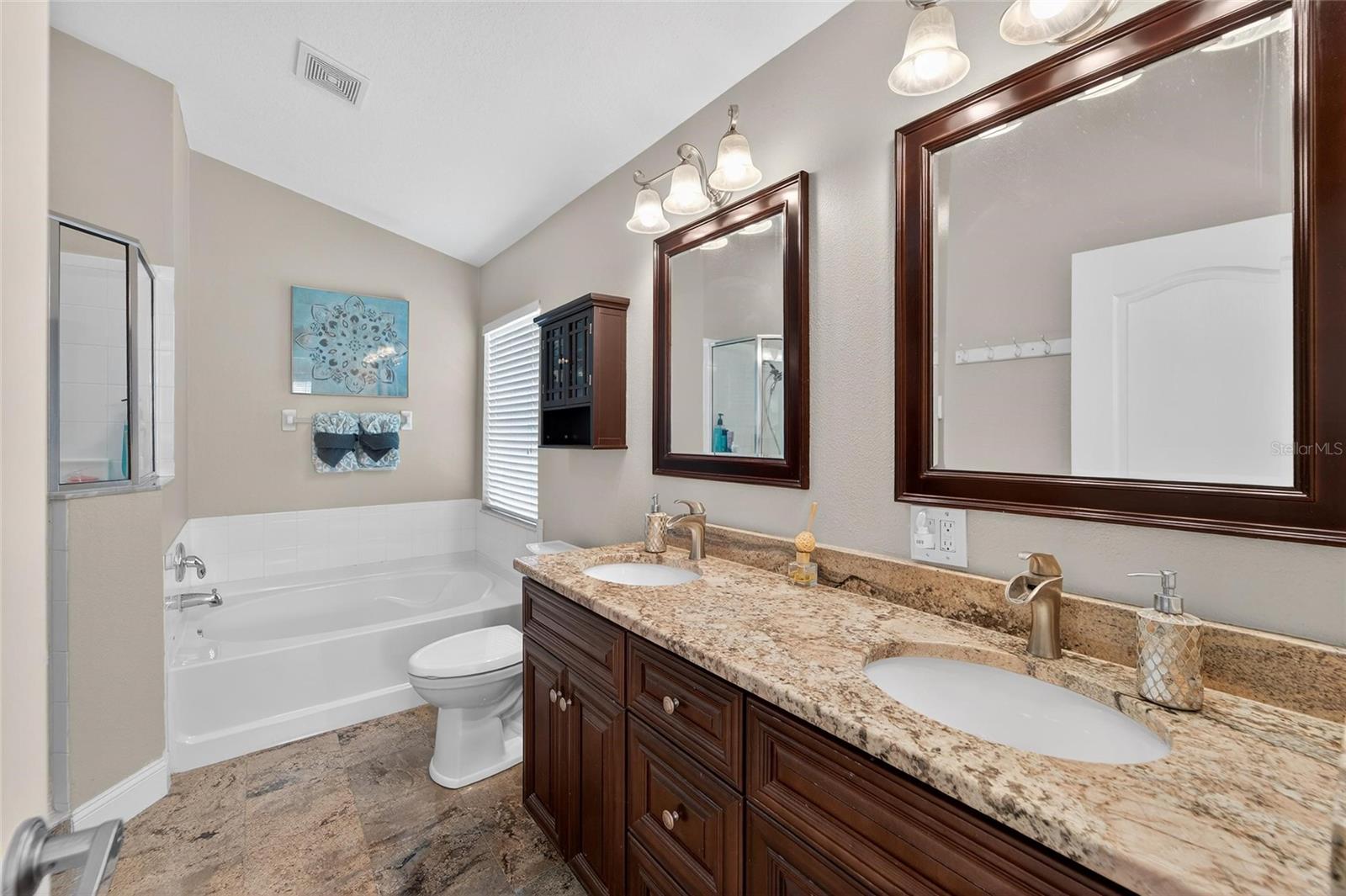 Image 31 of 74 For 25508 Bruford Boulevard