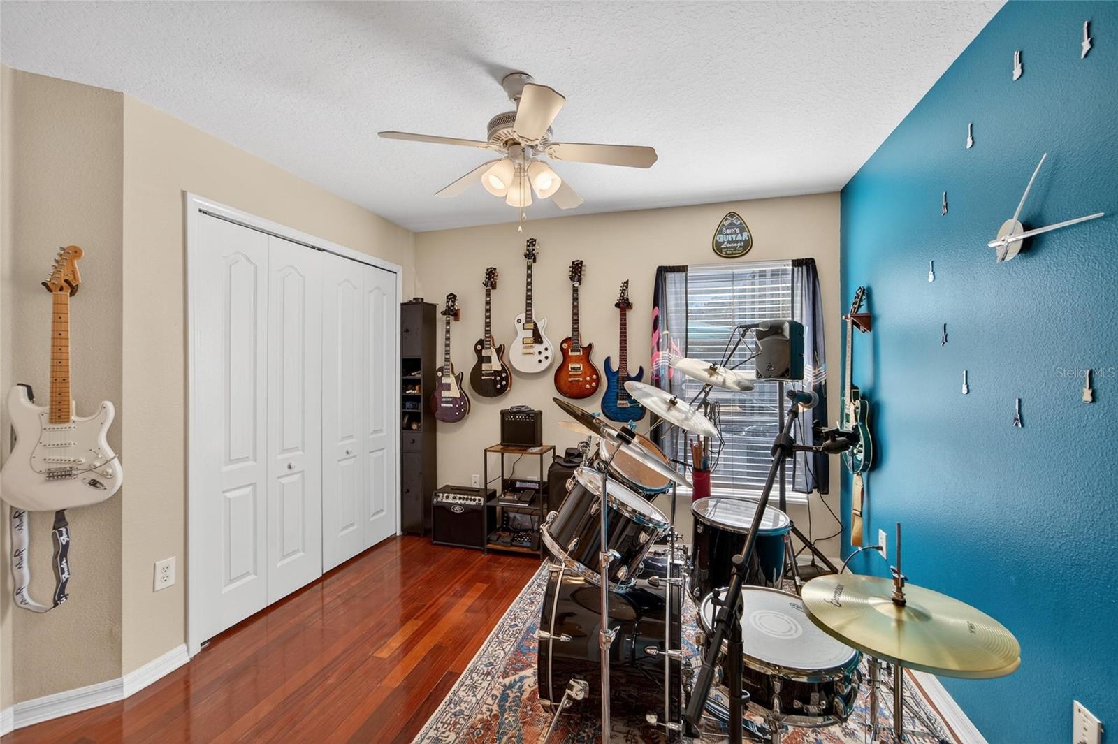 Image 36 of 74 For 25508 Bruford Boulevard