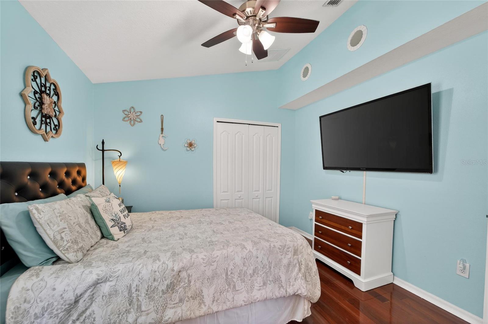 Image 39 of 74 For 25508 Bruford Boulevard