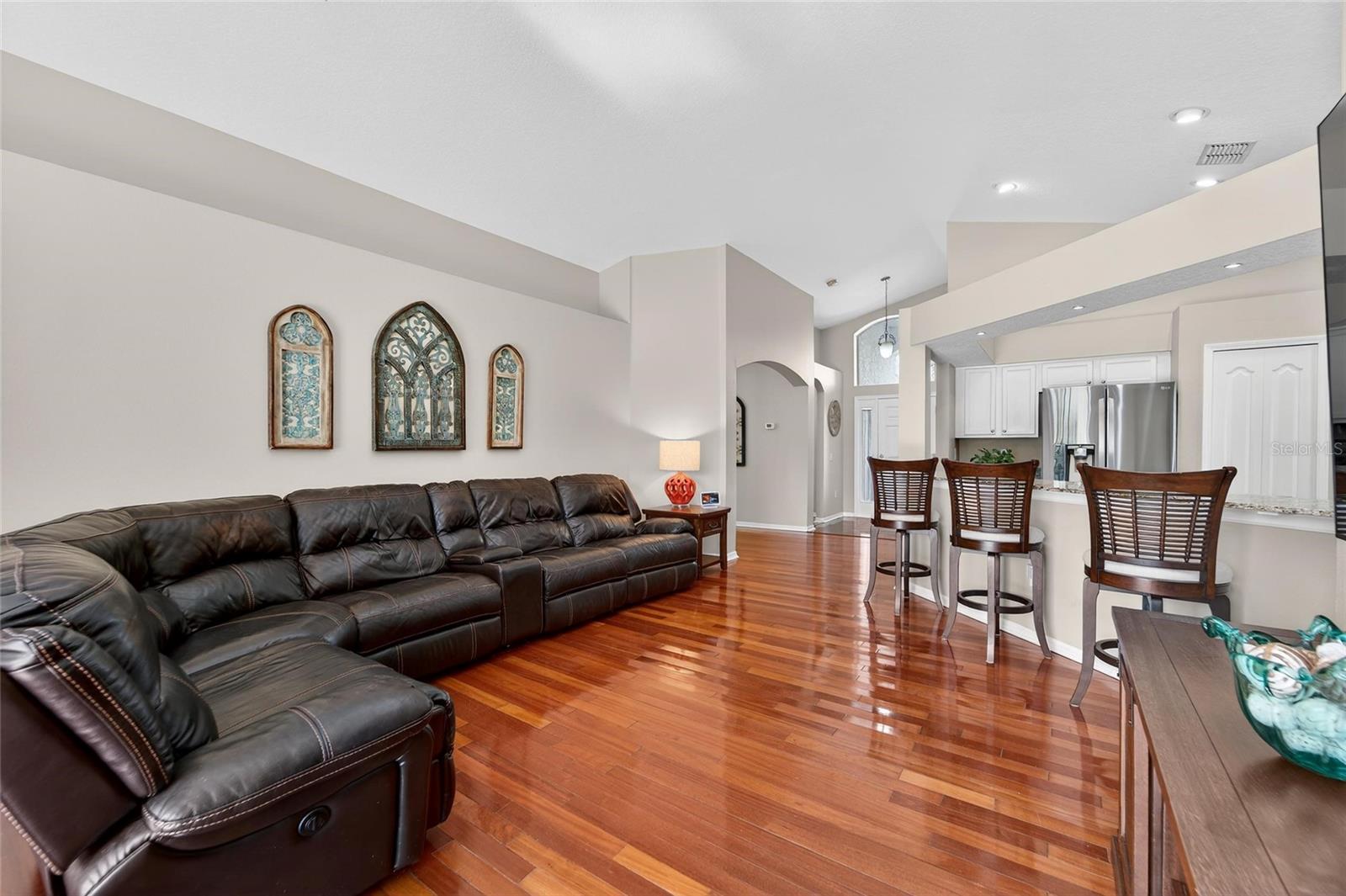 Image 8 of 74 For 25508 Bruford Boulevard