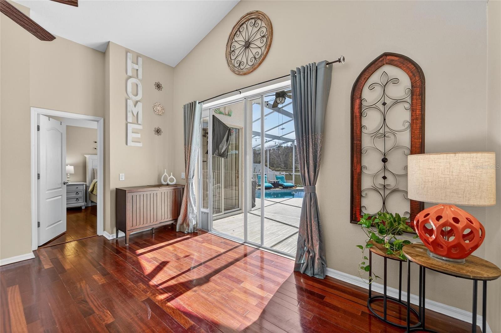 Image 9 of 74 For 25508 Bruford Boulevard