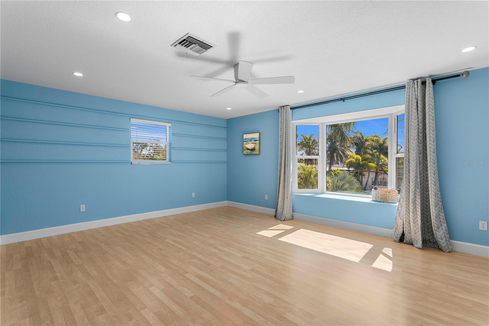 Image 31 of 46 For 6604 Blue Heron Drive S