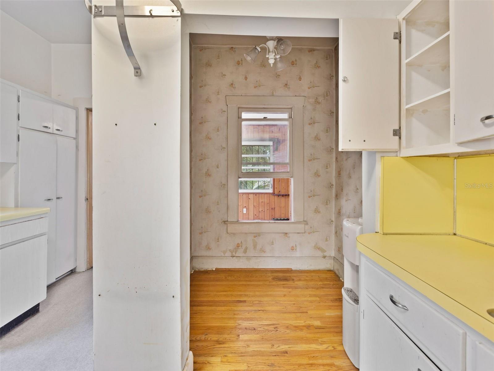 Listing photo id 13 for 702 Virginia Avenue